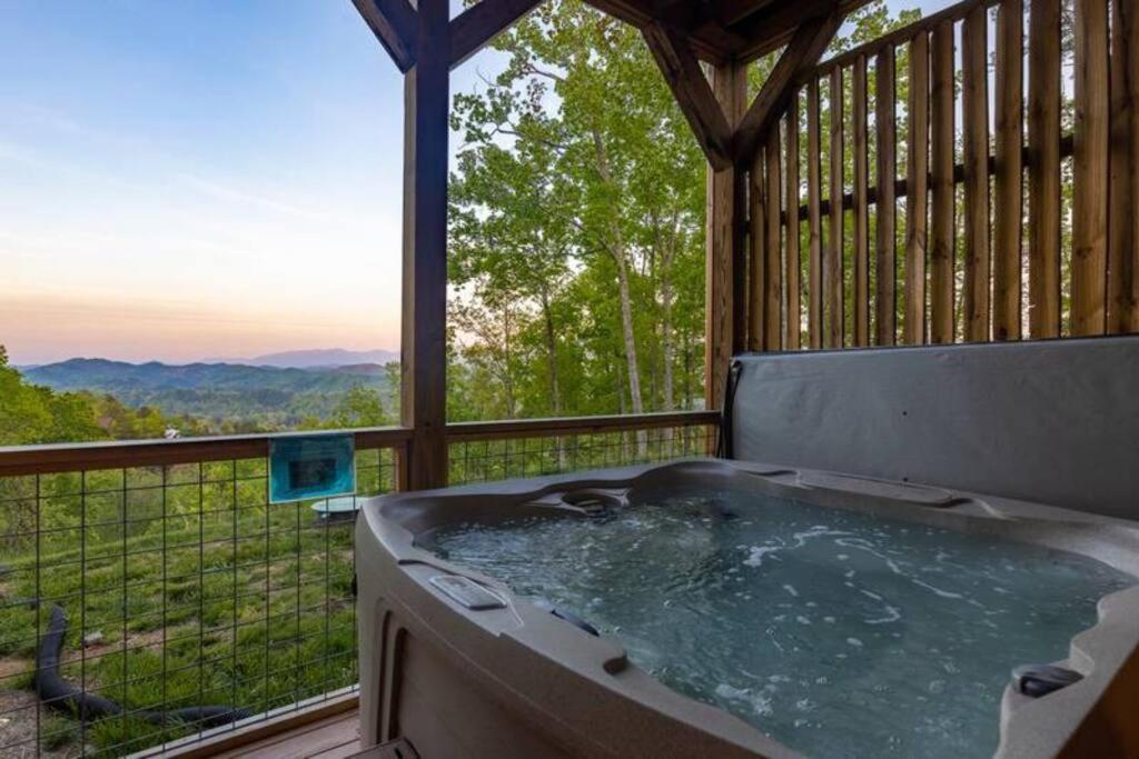 The Appalachian - Your Pigeon Forge Dream Cabin 塞维尔维尔 外观 照片