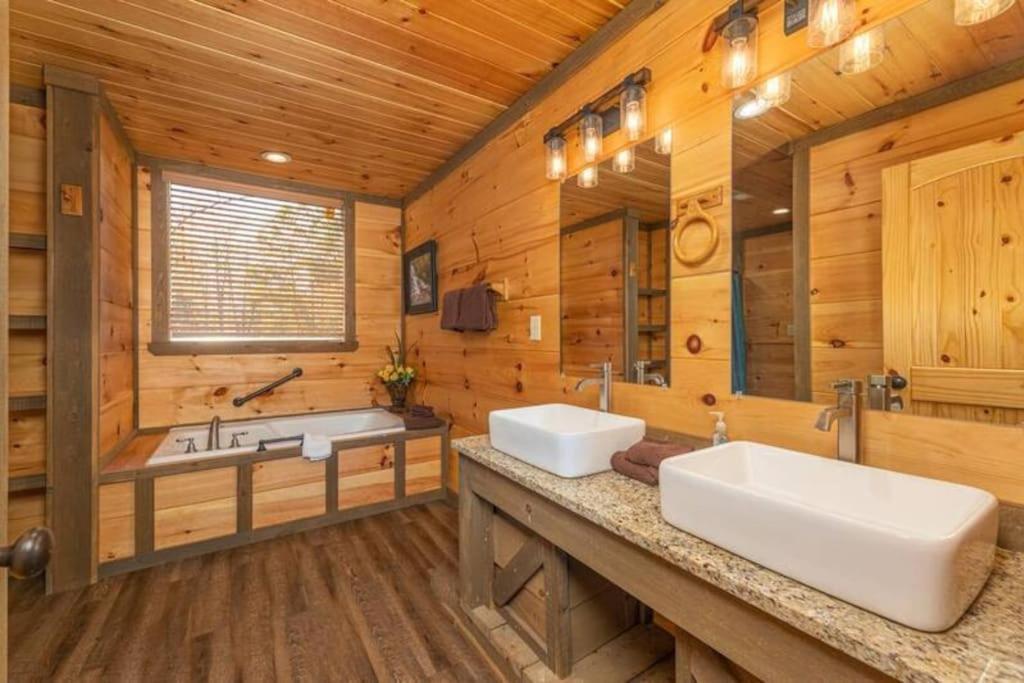 The Appalachian - Your Pigeon Forge Dream Cabin 塞维尔维尔 外观 照片